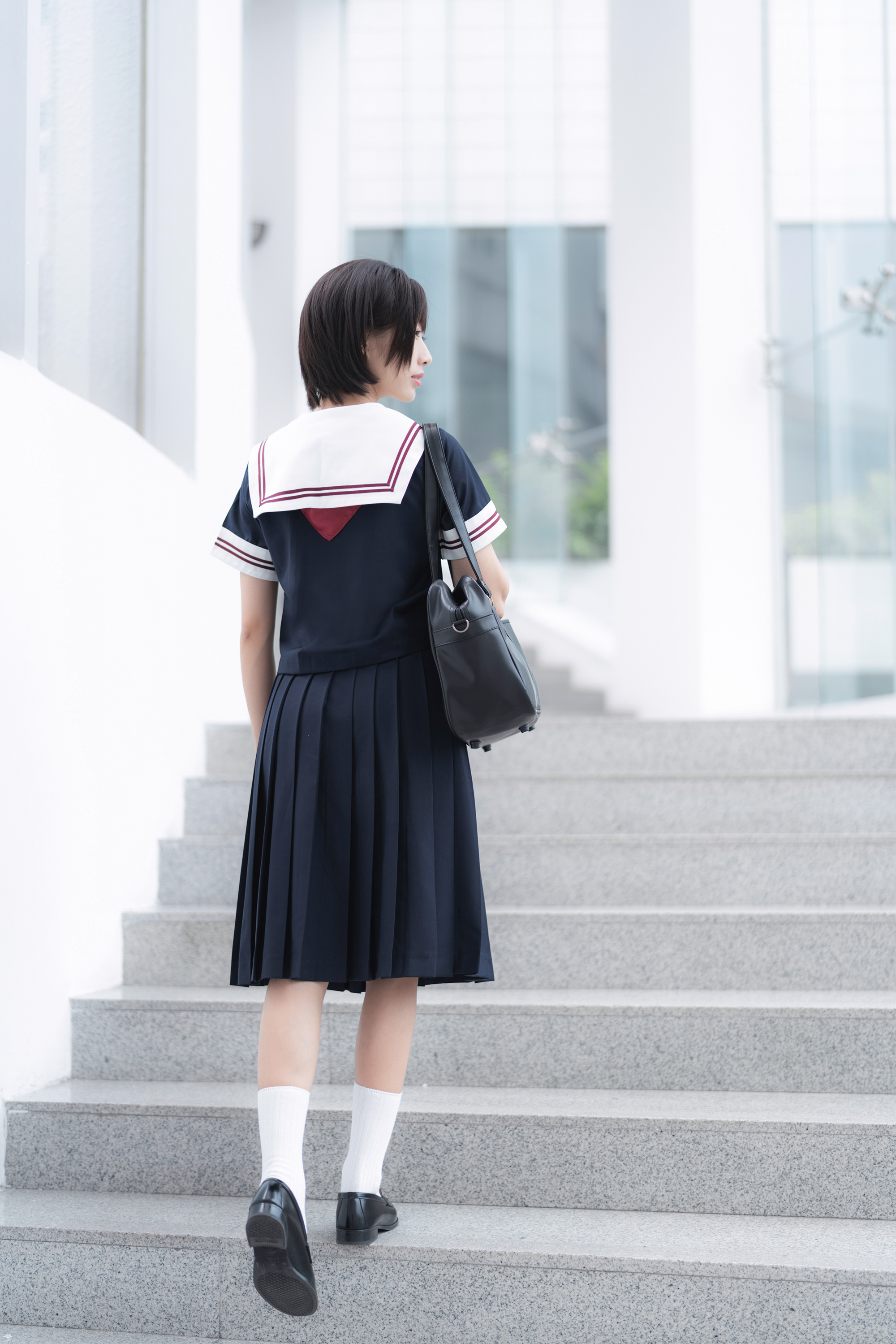 日本学生校服装扮图片