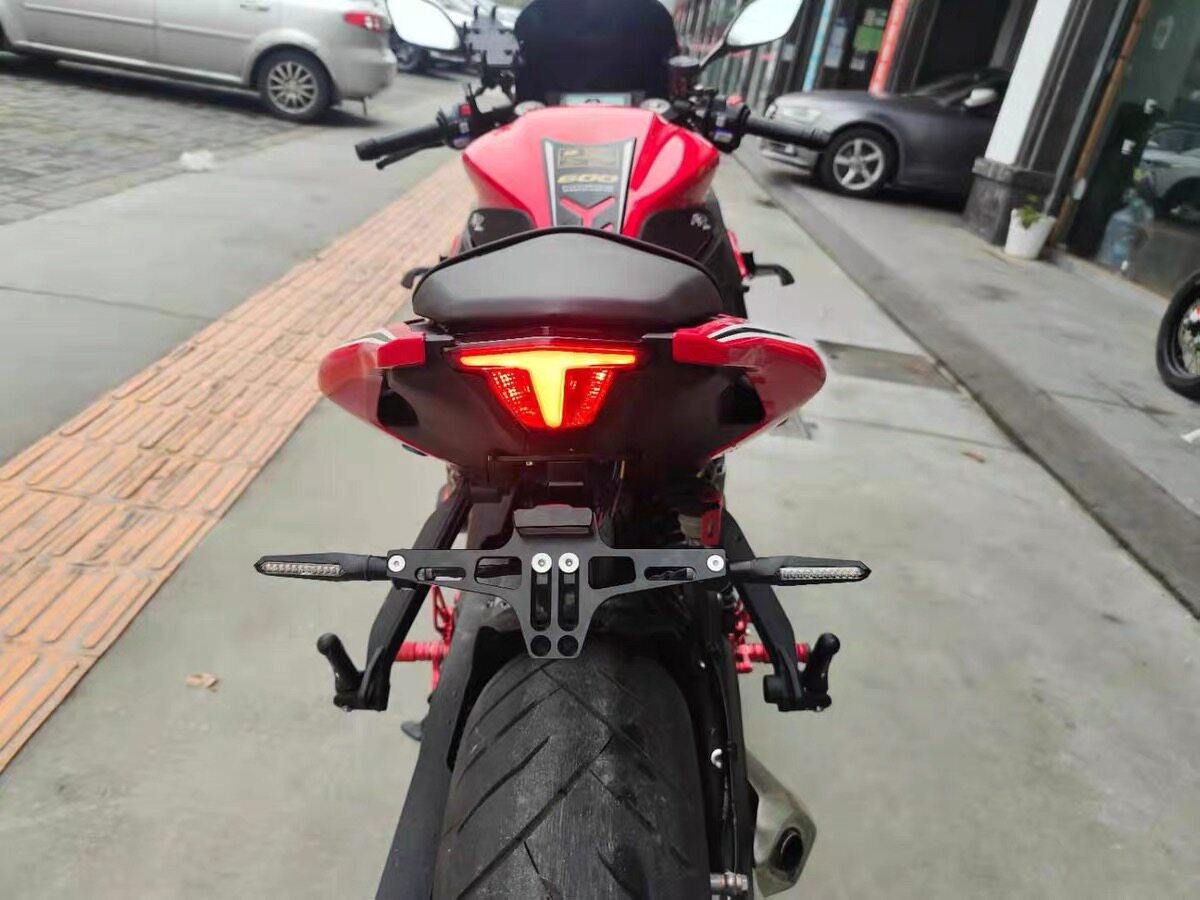 适用于贝纳利srk600改装牌照铝合金短尾架车牌摩托车牌照架