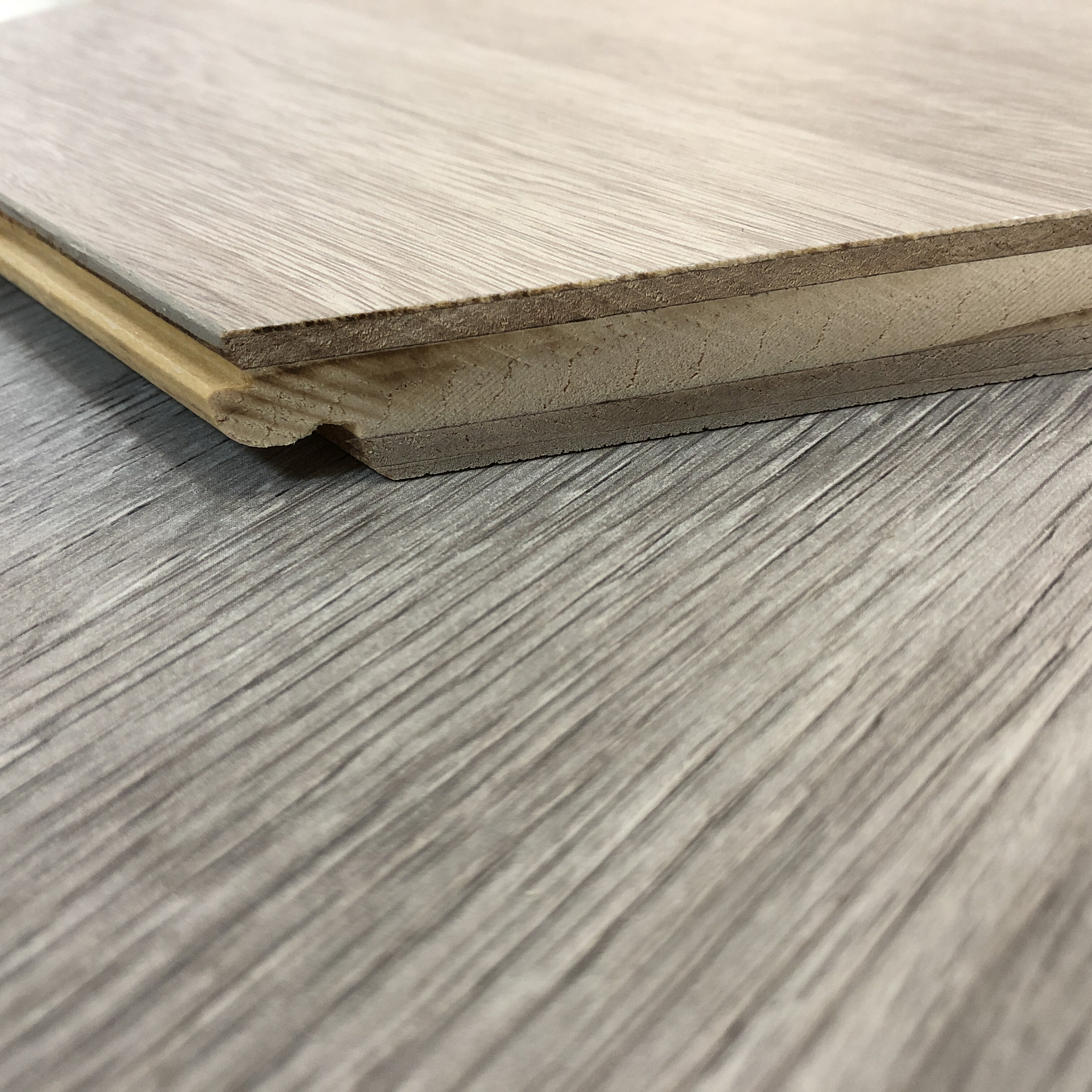 新三层复合地板北欧日式家用地暖防水耐磨环保实木实木复合地板