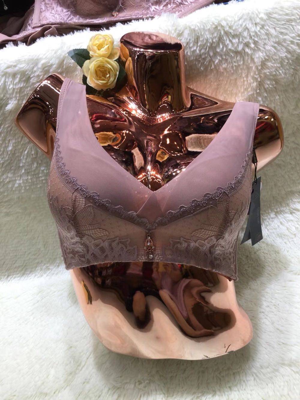 纯美国际内衣1520聚拢无钢圈性感美背薄款上托收副乳防下垂胸罩