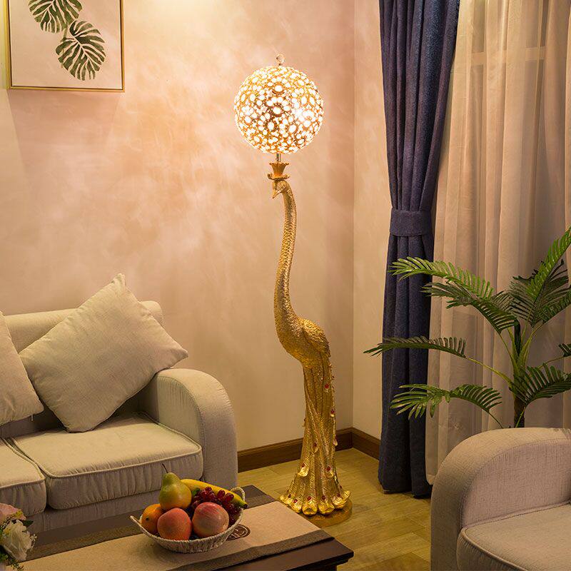 落地灯客厅创意水晶孔雀地灯家居装饰欧式高档落地灯立式酒店豪华