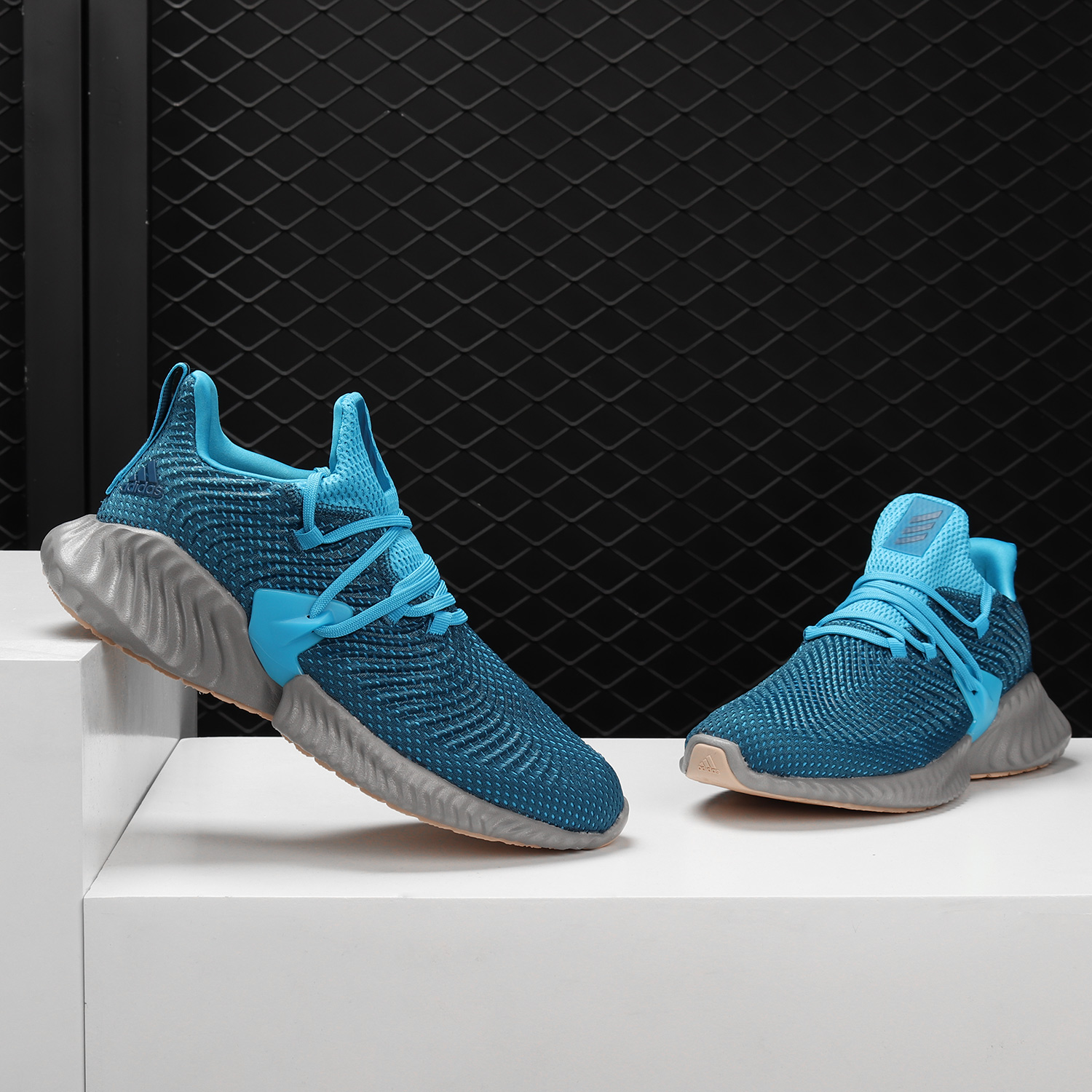 adidas阿迪达斯正品男子春季新款阿尔法bounce运动跑步跑步鞋