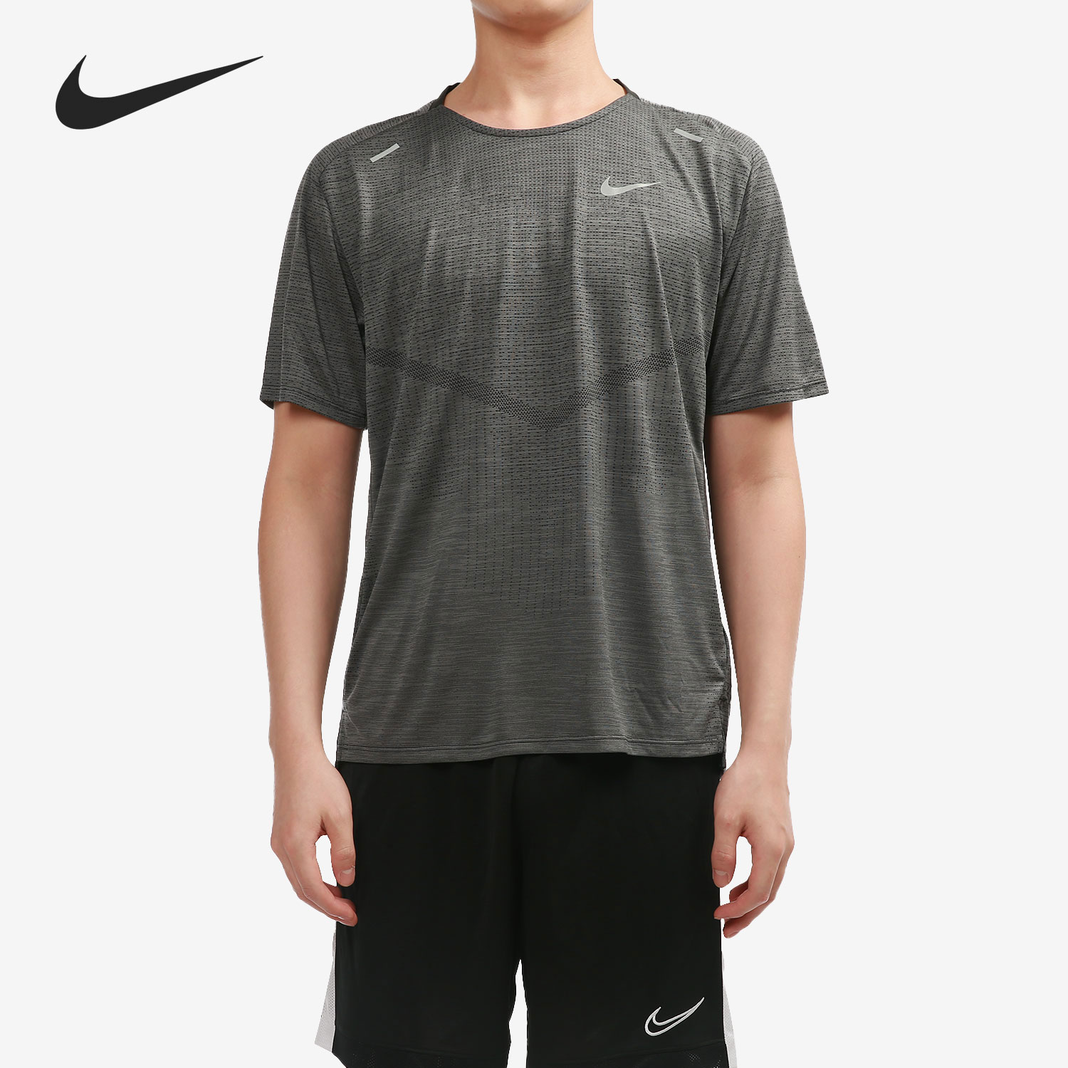 Nike/耐克官方正品夏季新款男子透气休闲短袖运动T恤 CZ9047-010