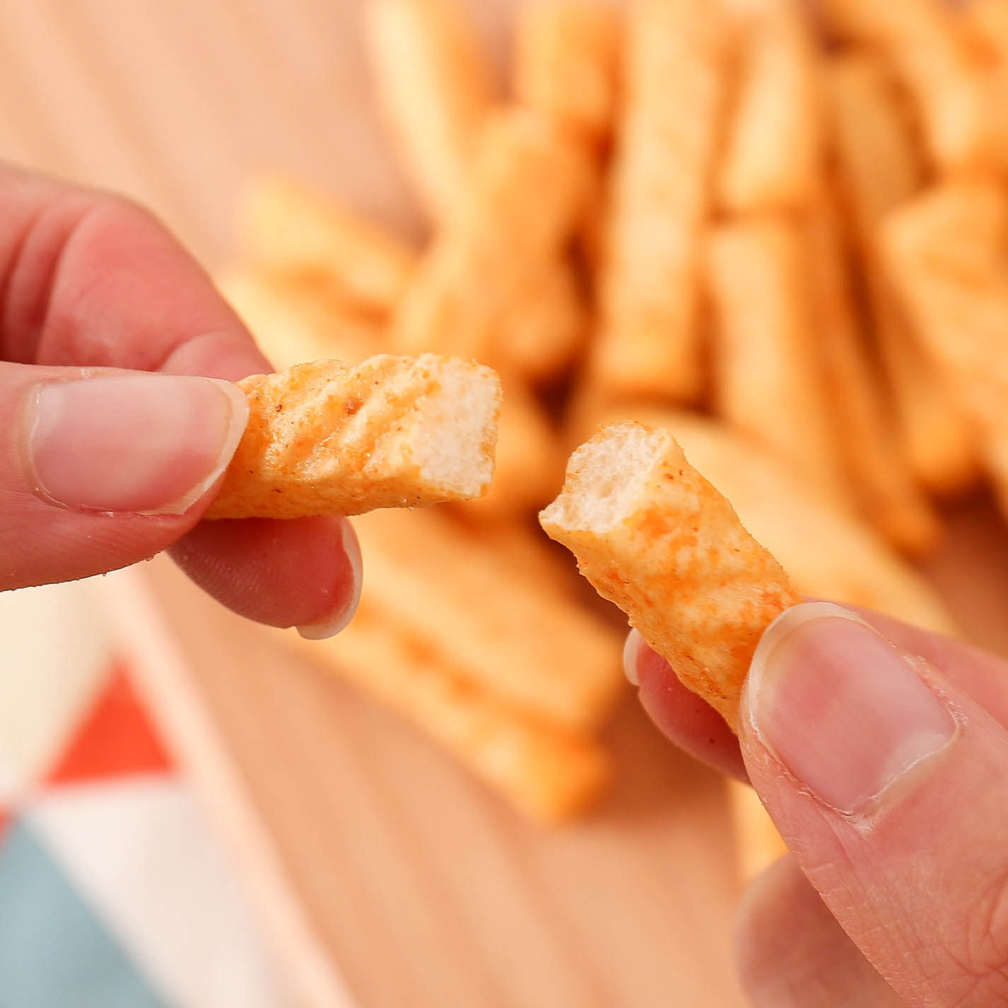 泰国进口素玛哥虾条香辣辣味原味休闲膨化食品油炸膨化食品