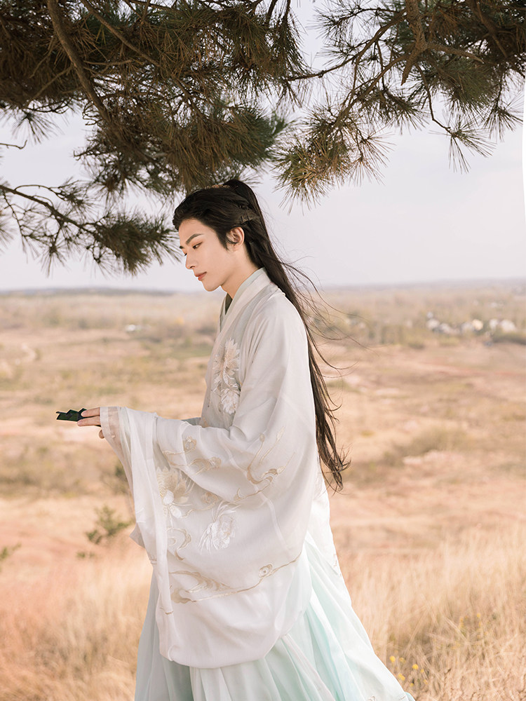 尾弹宴山原创汉服青帝男女情侣刺绣大袖交领汉服