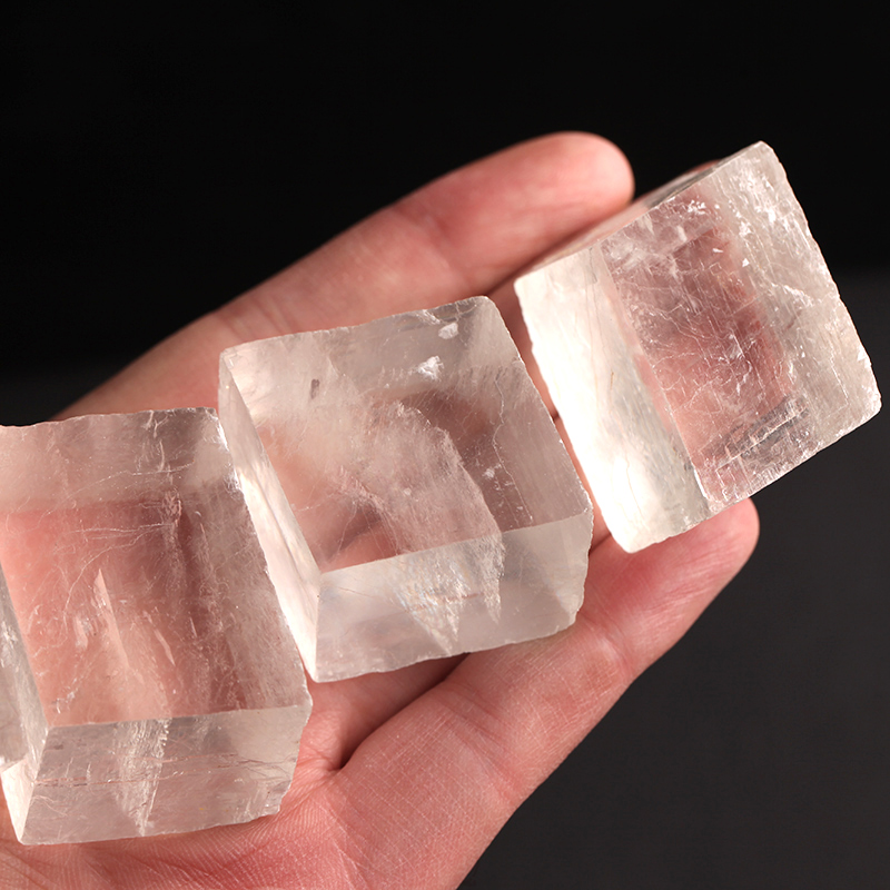 千琪小号光学石光学标本菱形透体水晶摆件