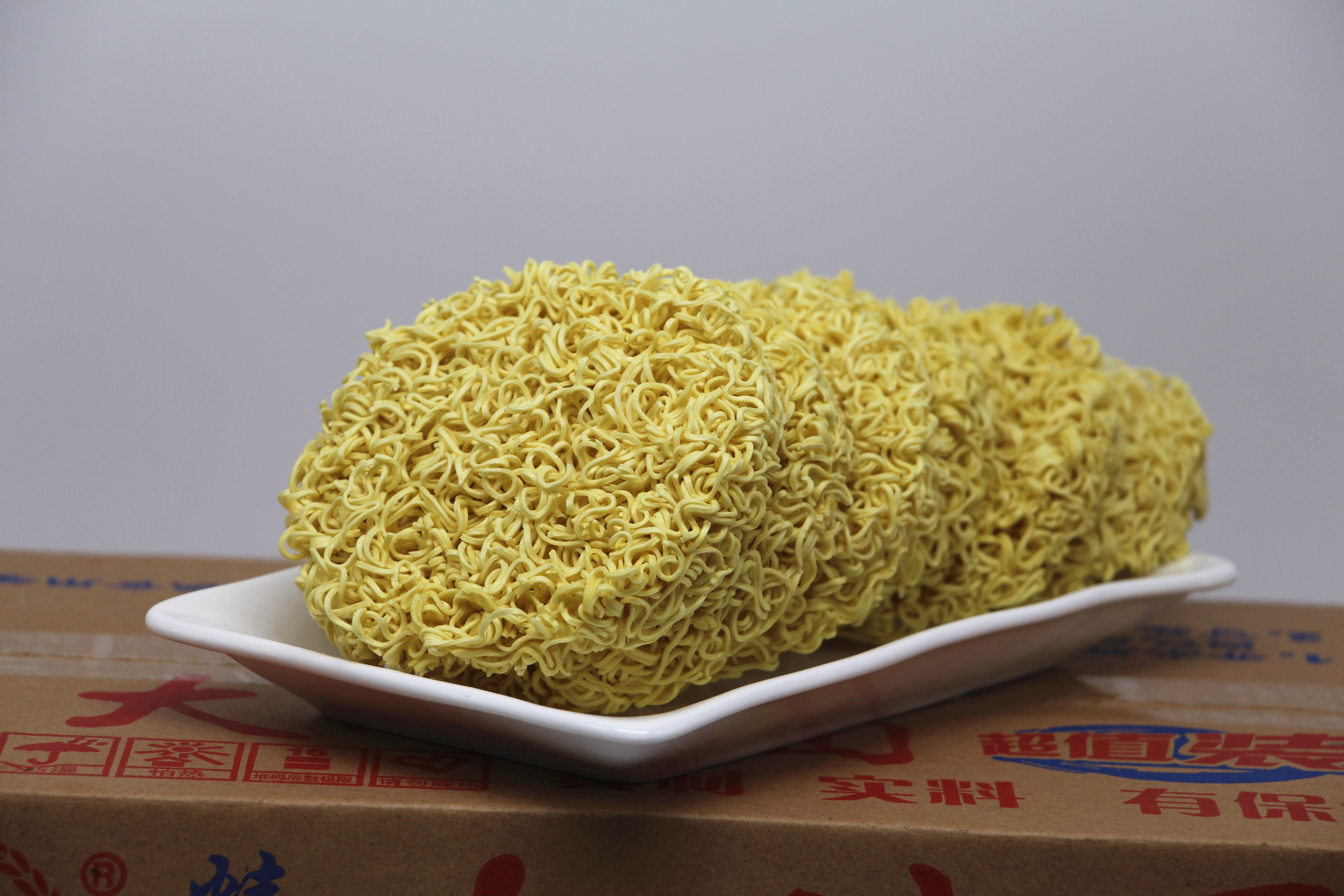 整箱穗燕牌大碗面超爽火锅方便面油炸快餐鸡蛋面条