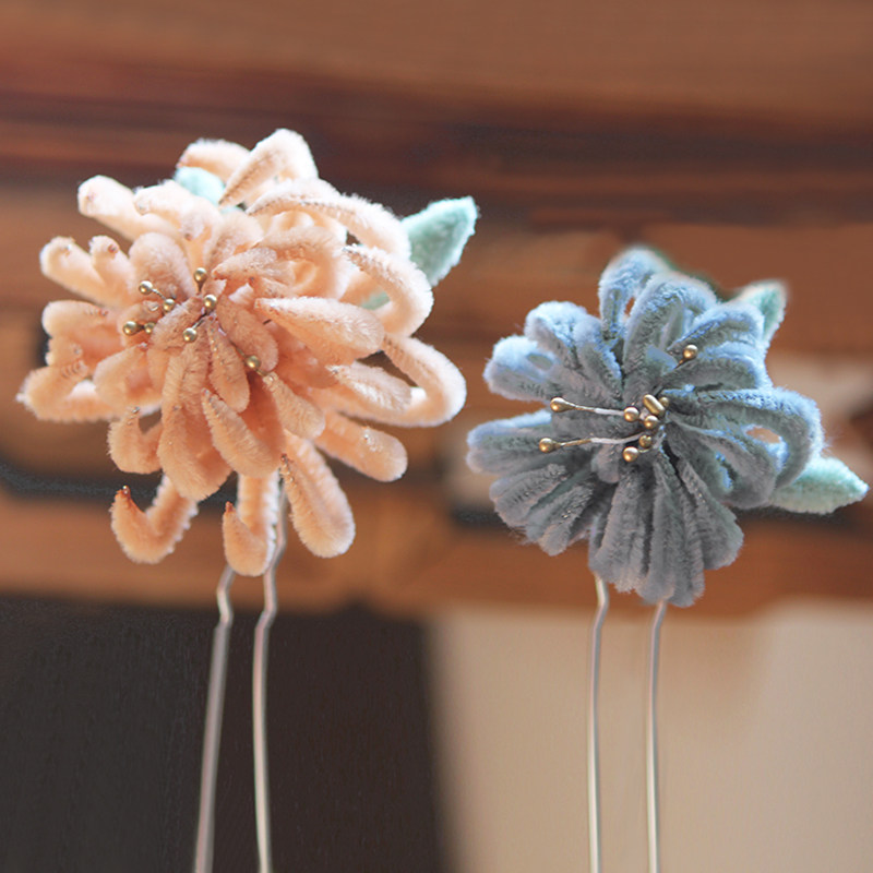 清朝嫔妃后宫皇后富察璎珞魏璎珞古装绒花略同发饰