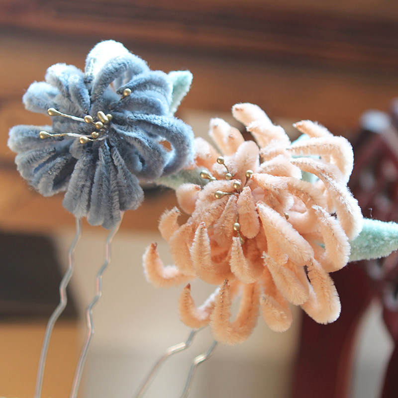 清朝嫔妃后宫皇后富察璎珞魏璎珞古装绒花略同发饰