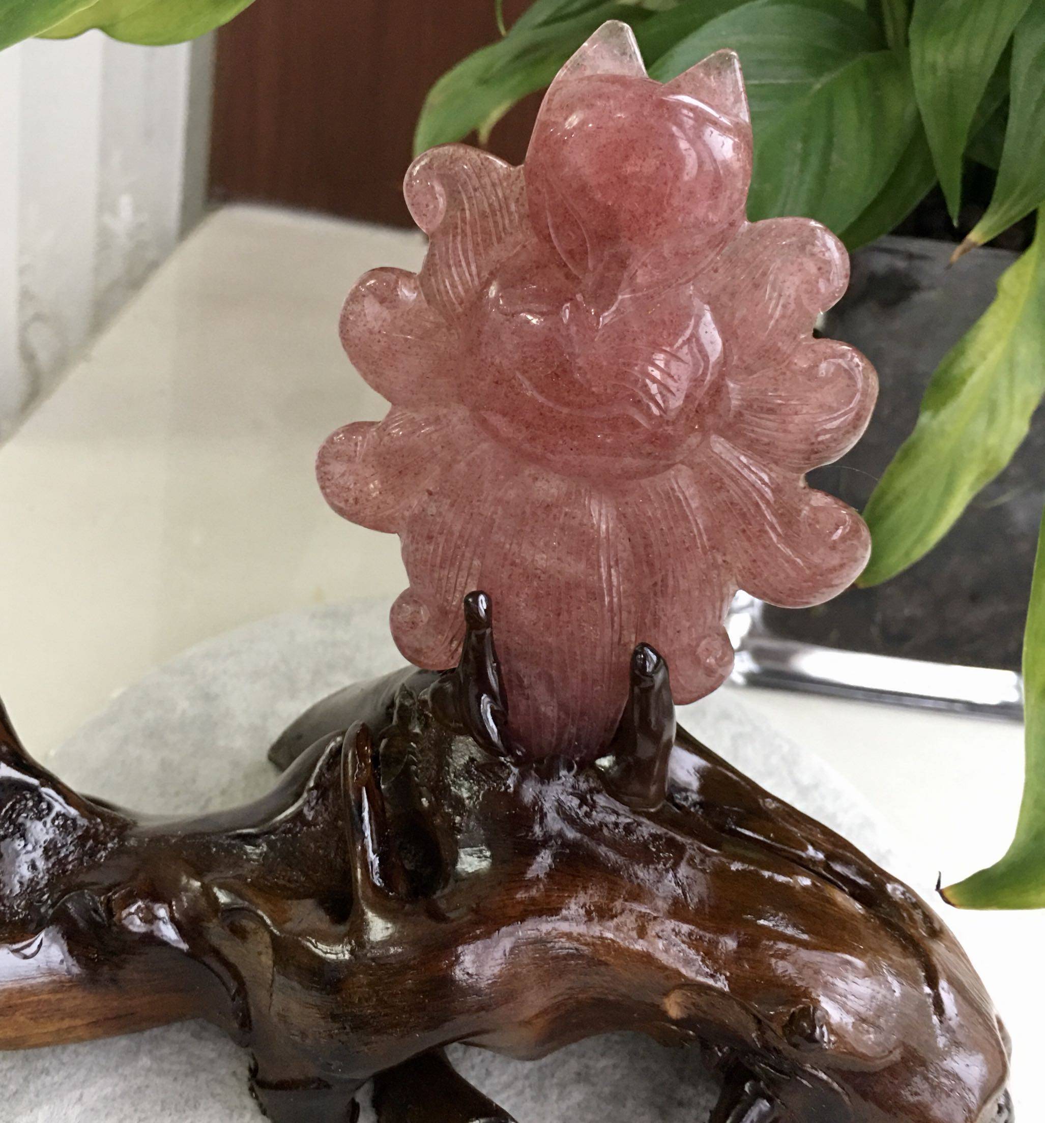 摆件新款现货天然草莓晶大九尾狐手工雕刻立体摆件