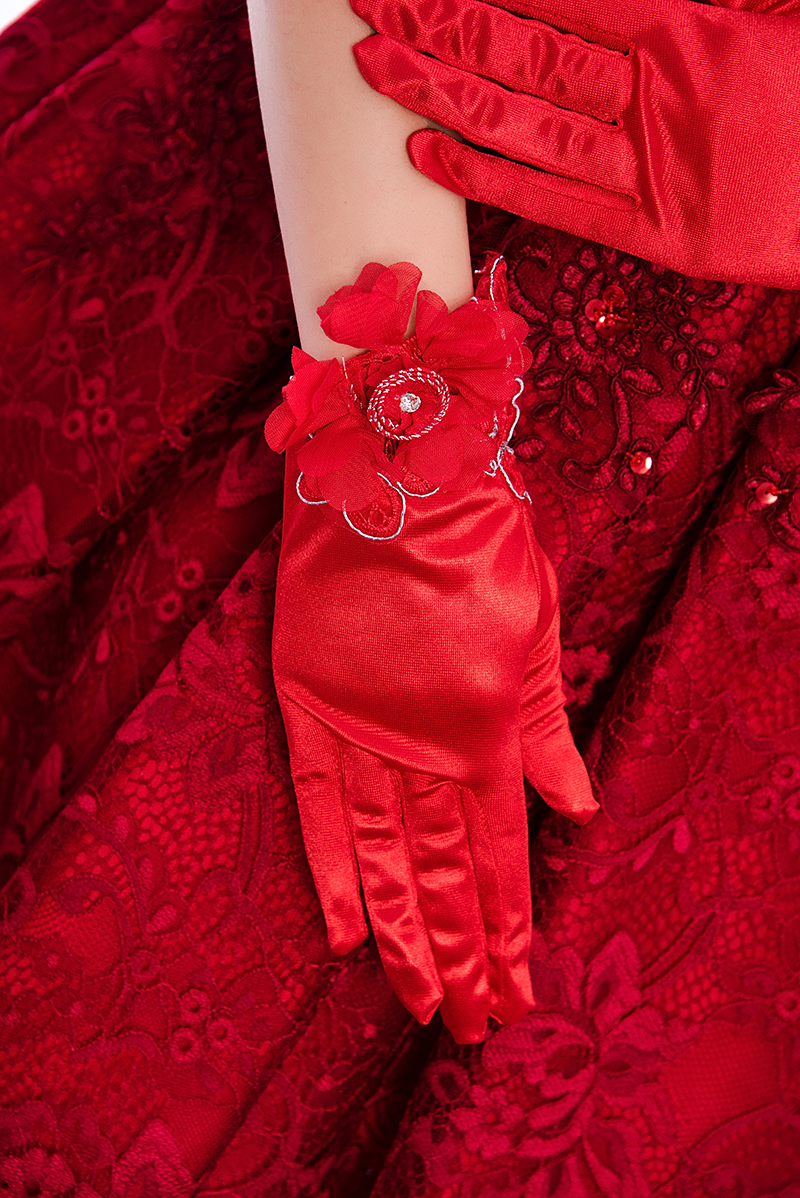 结婚女人戴红色手套图片