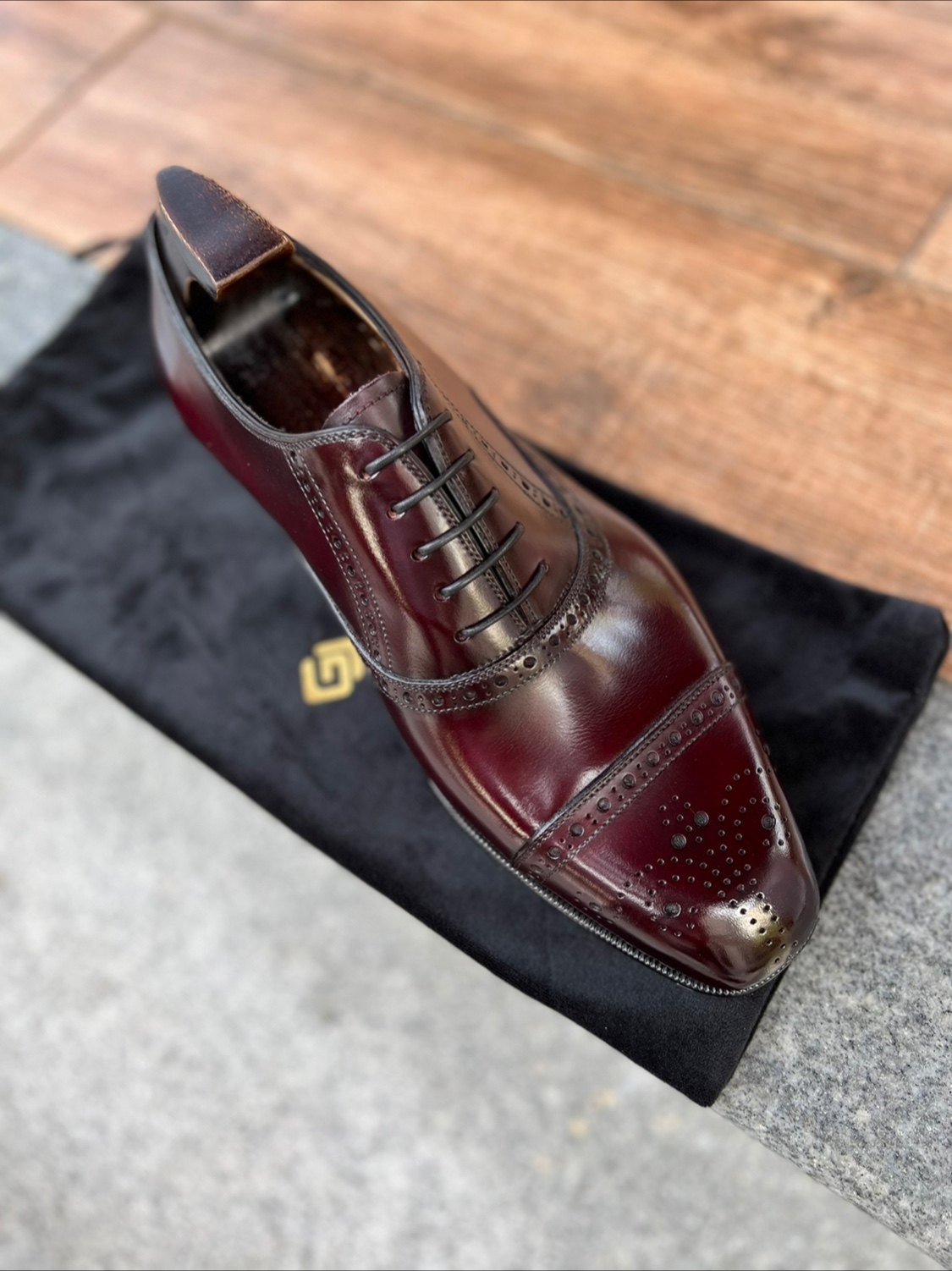 固伦红头层小牛皮正装三接头雕花真皮底手固特异正装皮鞋