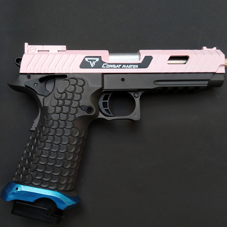 三泰q7新款2011战斗大师手动6mm下供抛壳软弹枪