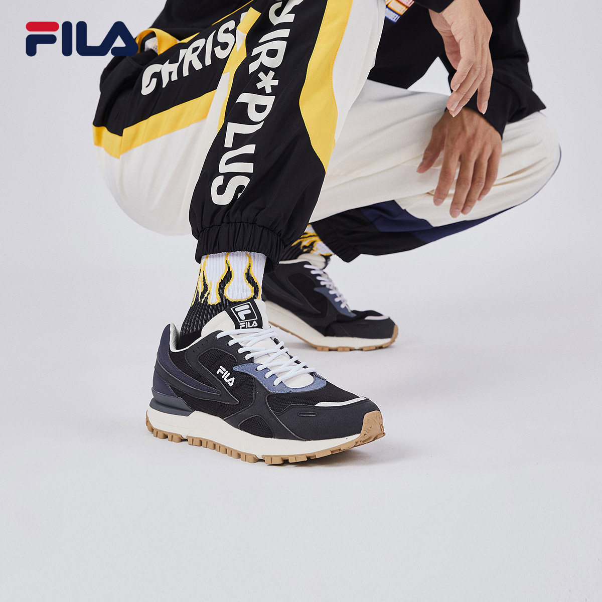 fila斐乐男鞋运动鞋跑步2020秋冬新款透气防滑跑步鞋