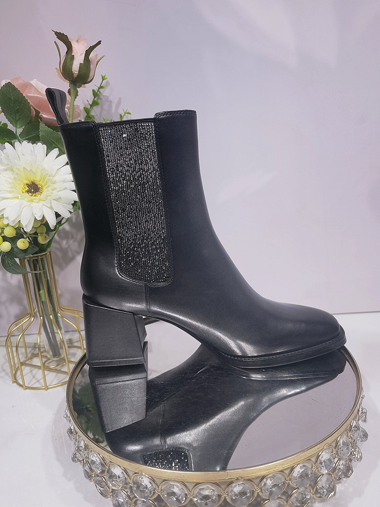 专柜正品roberta诺贝达女鞋2022冬靴舒适粗跟方头短时装靴