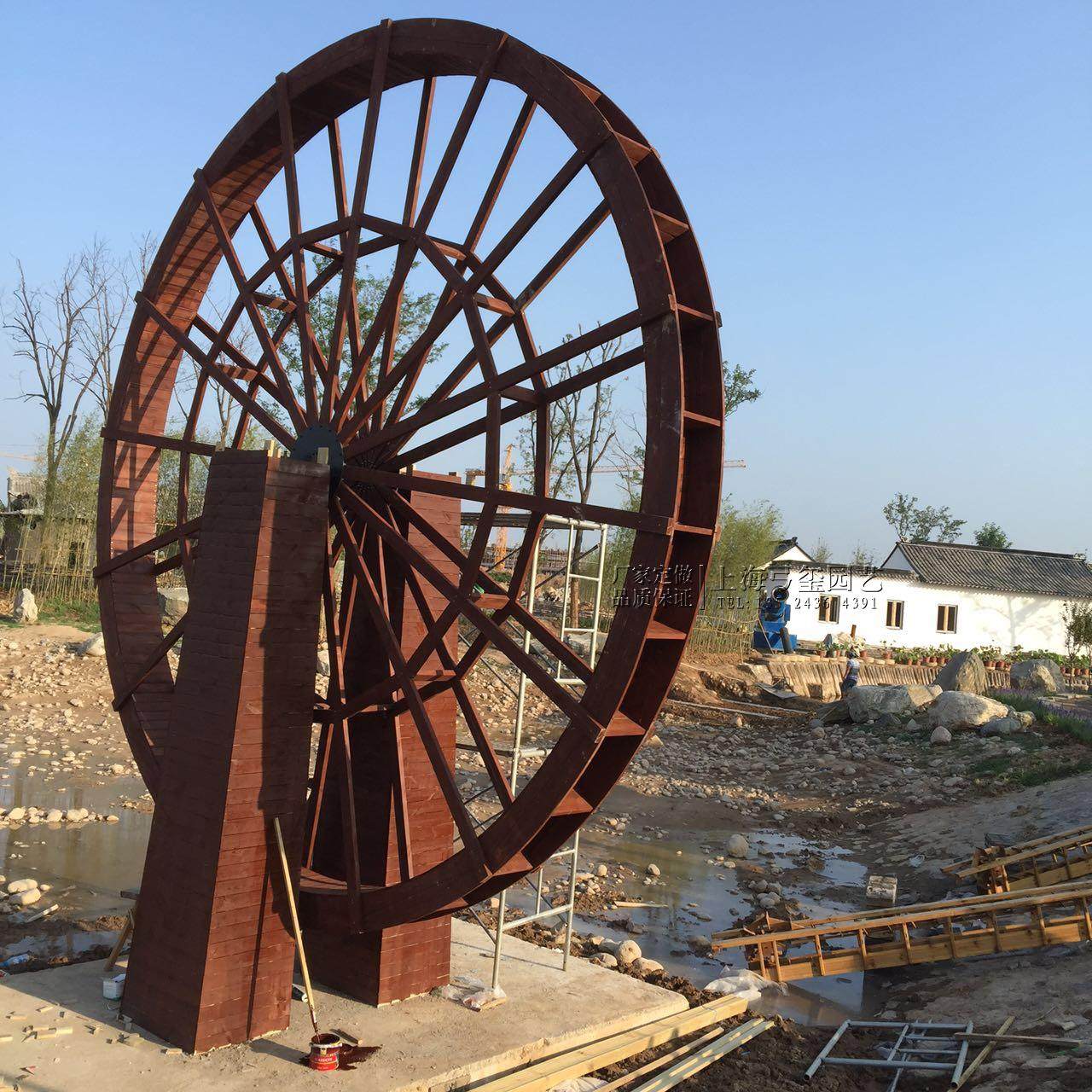 户外防腐木水车大型田园荷兰风车公园休闲脚踏水车碳化木限量水车