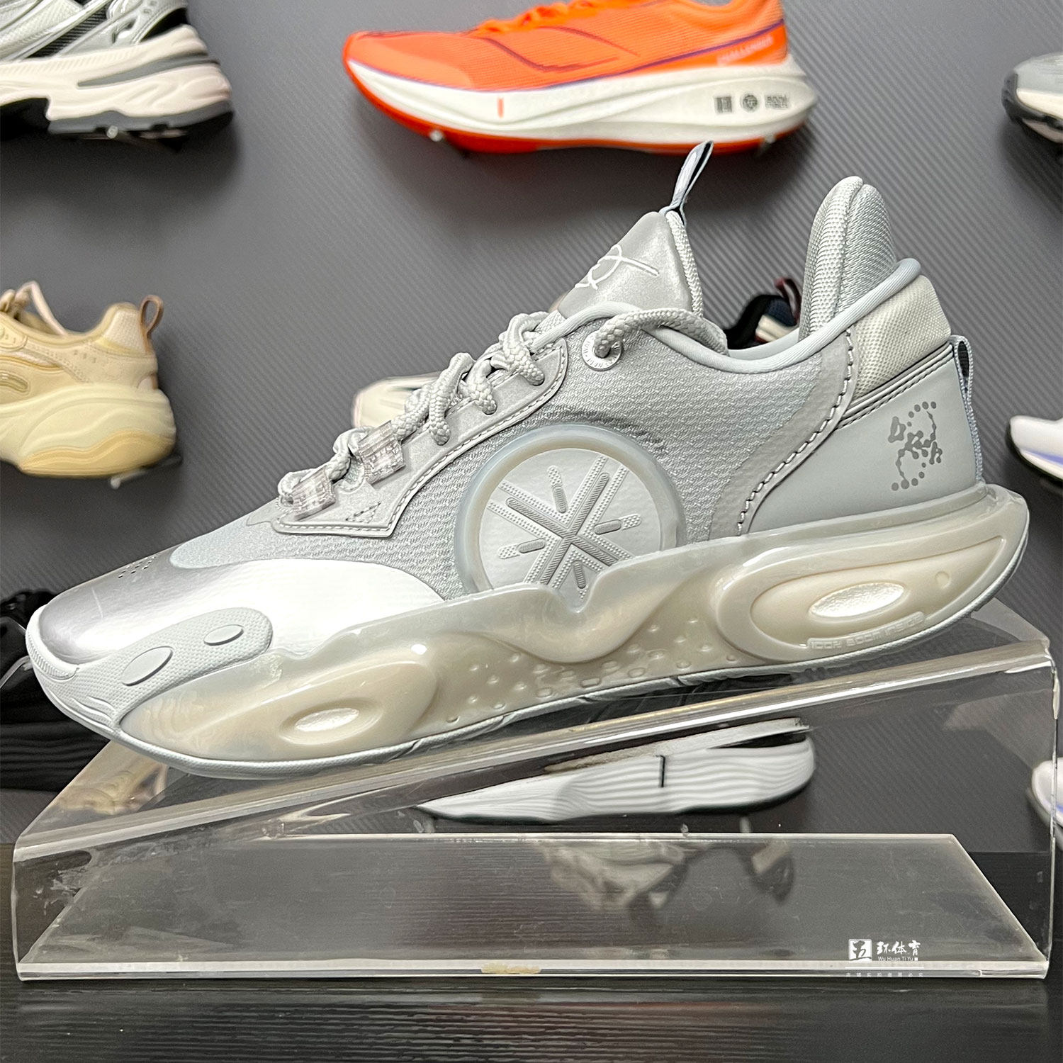 李宁篮球鞋2024春季新品全城12男子轻量高回弹篮球比赛鞋abau015