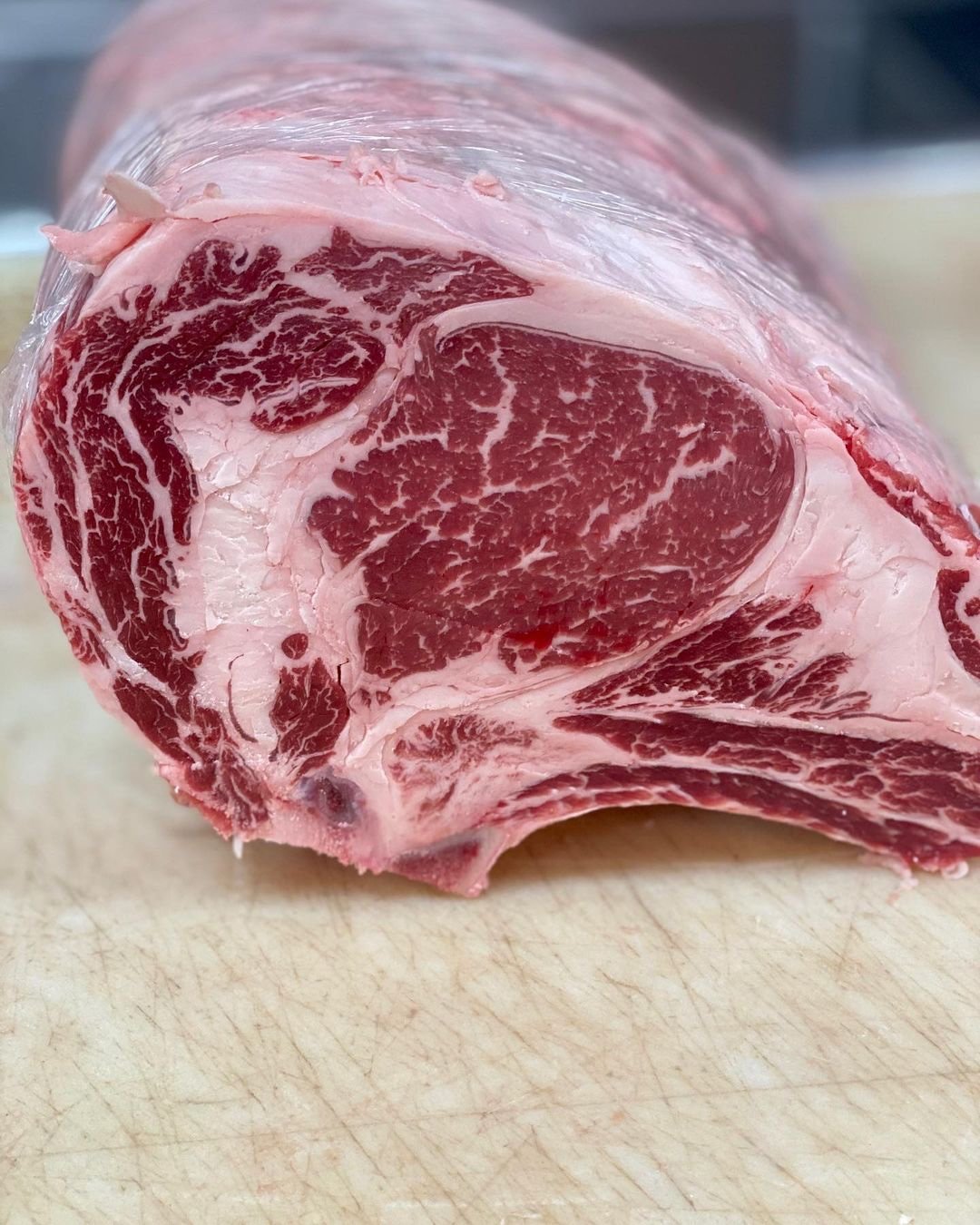 发包顺丰核酸prime和牛m5带骨肉眼短柄战斧牛排