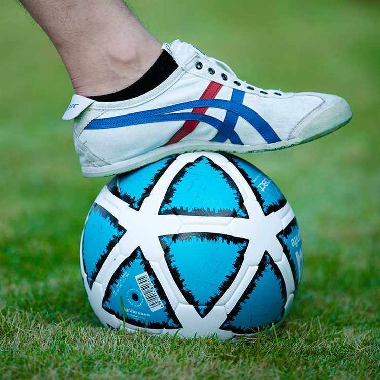 足球得力安格耐特f1210贴皮5号球pu耐磨不变变形足球