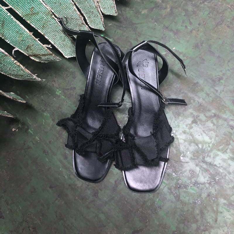 韩国东大门网红蝴蝶结高跟凉鞋露趾布面一字扣带时装凉鞋