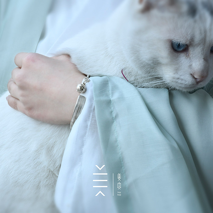 姜央原创拾羽纯银手镯手工錾刻羽毛银铃幸运吉拉