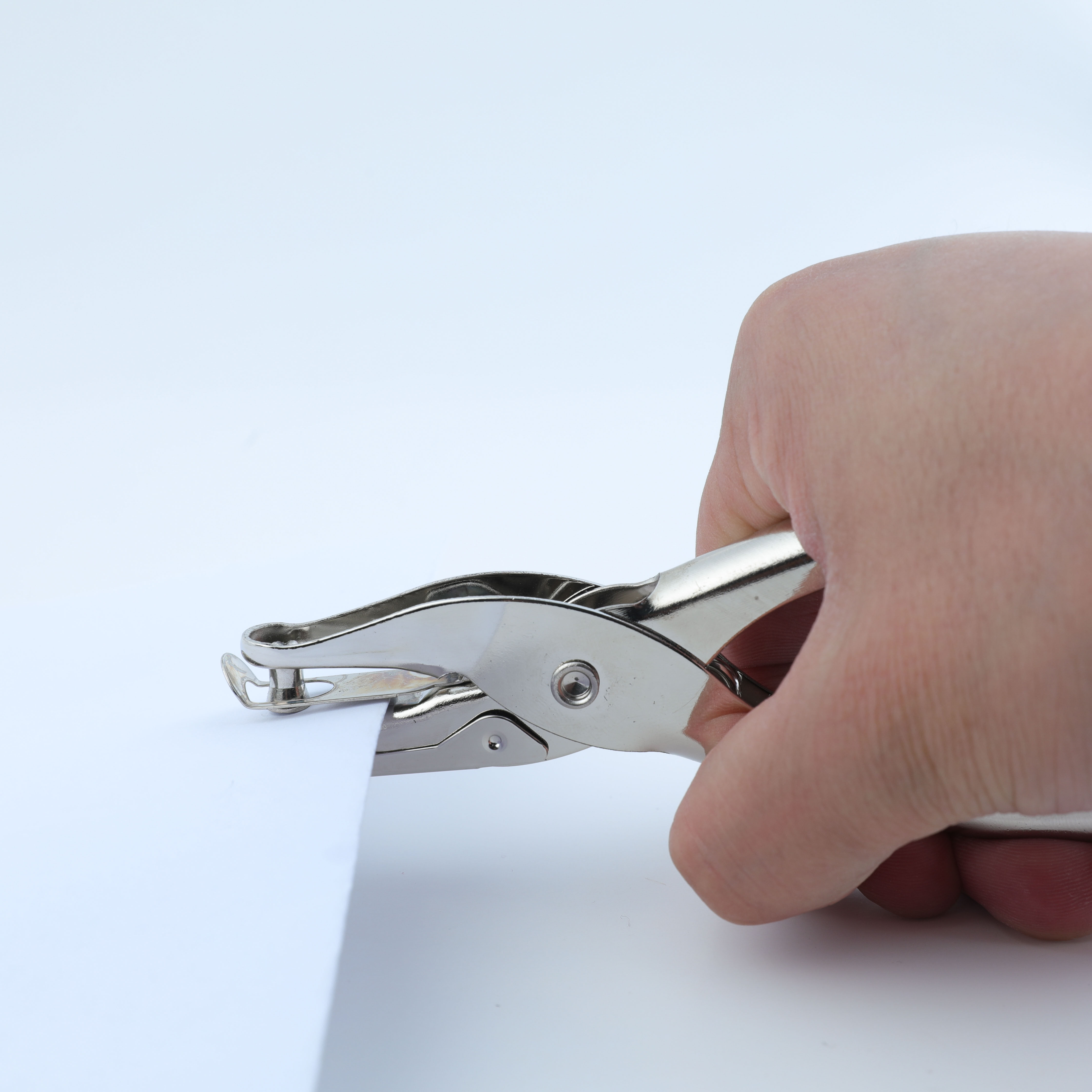 圆孔打孔机书籍纸张活页装订文件打眼手动打孔器装订机