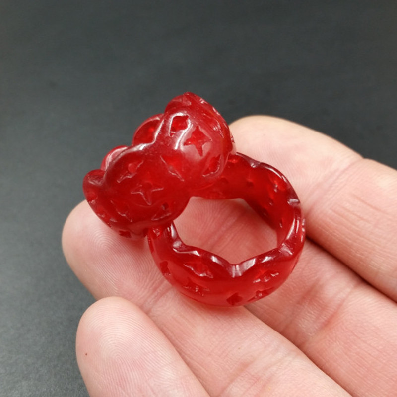 玉石鸡血新款天然石戒指戒指红雕花戒指指环厂家颈饰