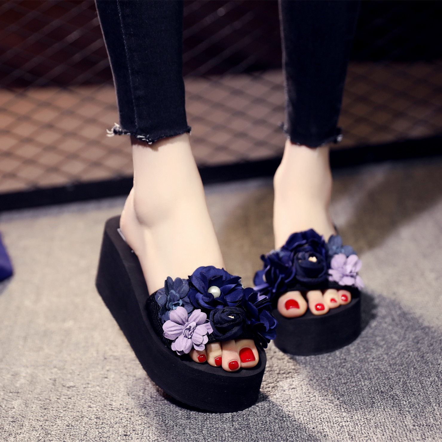 拖鞋女夏时尚外一字拖防滑坡新款高跟甜美沙滩一字拖