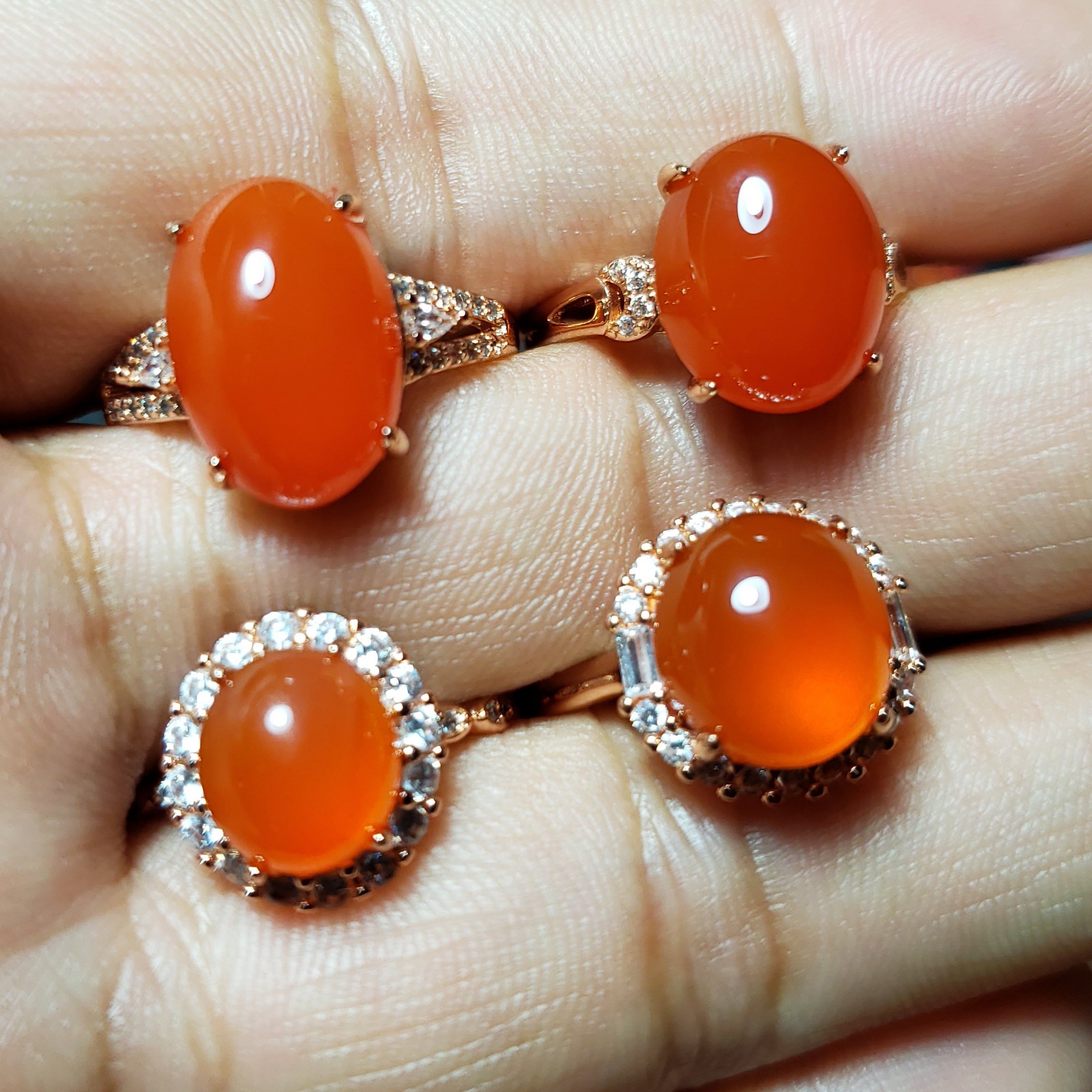 南红玛瑙戒指:点亮你的本命年