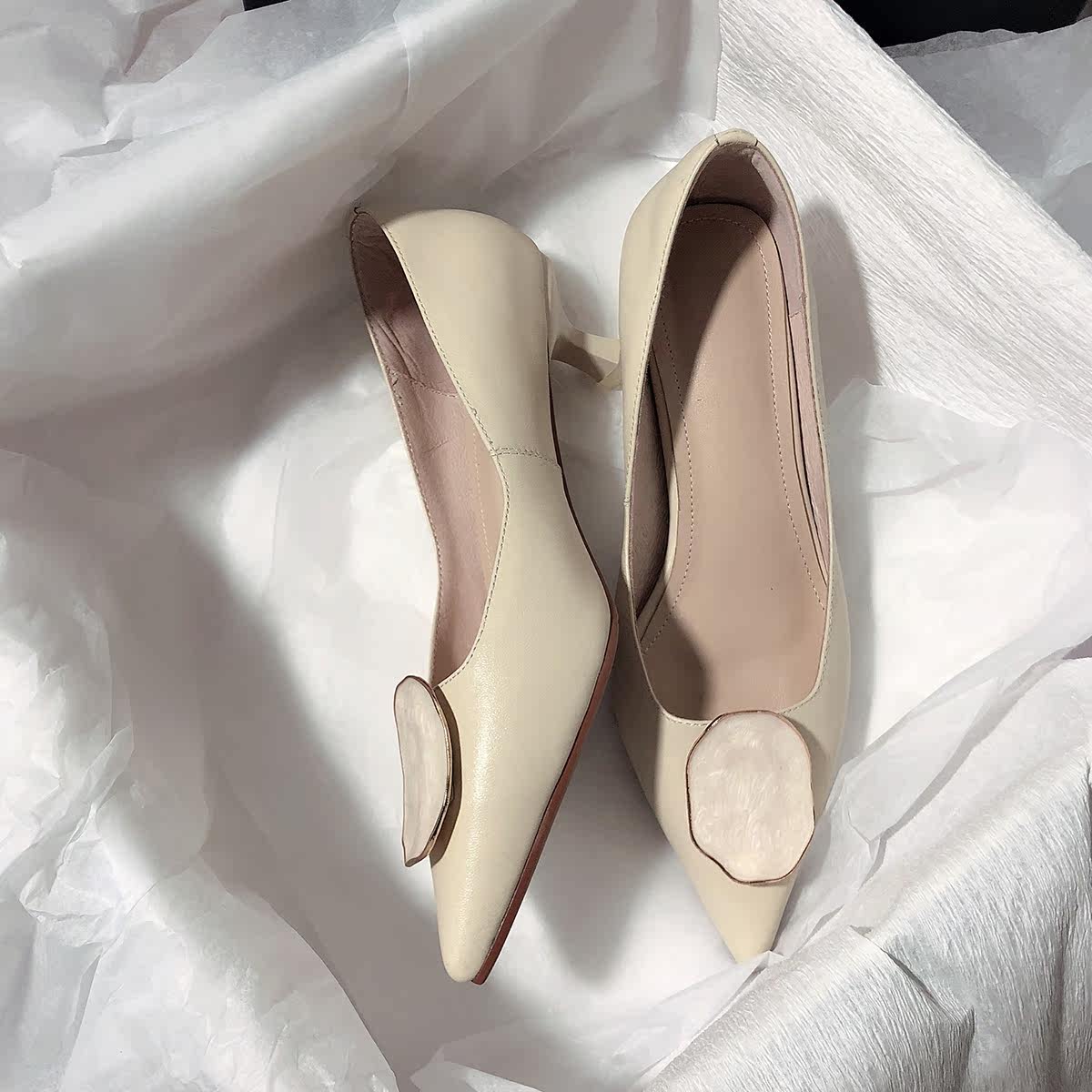 森屿海巷2021新款真皮复古气质中跟显瘦百搭单鞋