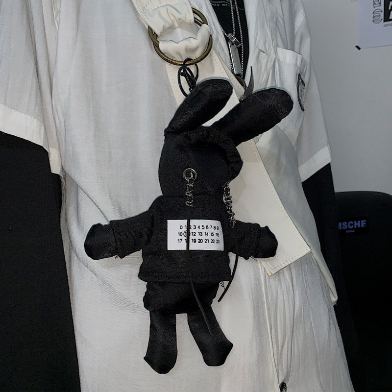 mapogo韩版ins百搭bf嘻哈黑色卡通兔子玩偶其他配件