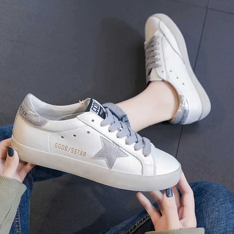 可卡依真皮小白鞋百搭休闲鞋女单鞋2022春款韩国做旧星星脏脏板鞋