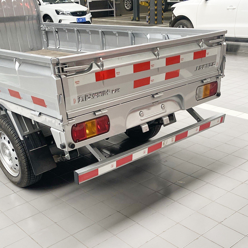 五菱荣光小卡新卡单排双排保险杠脚踏板货车改装配件保险杠