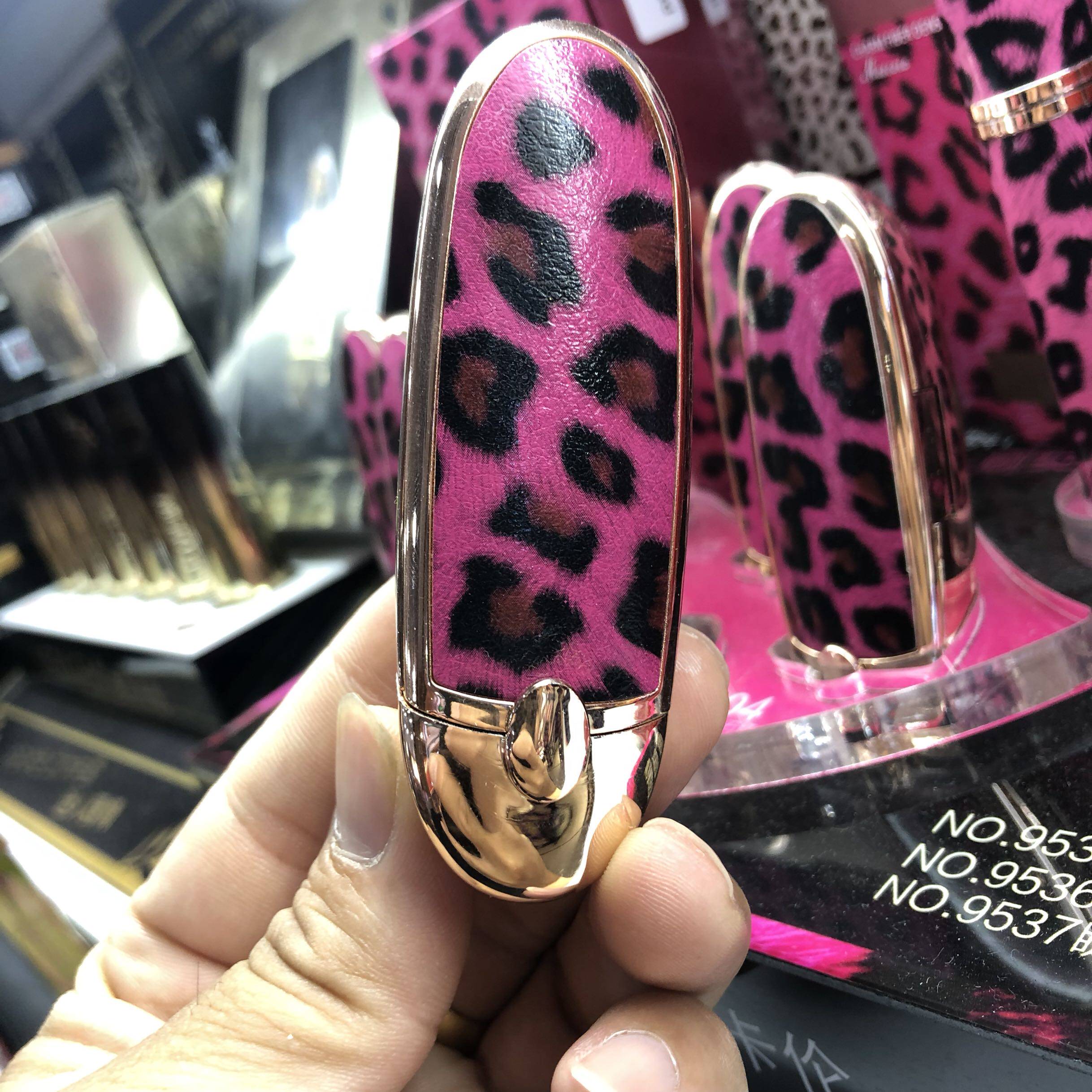 merklen麦尔卡伦豹纹口红哑光橘色番茄血色补水保湿唇膏