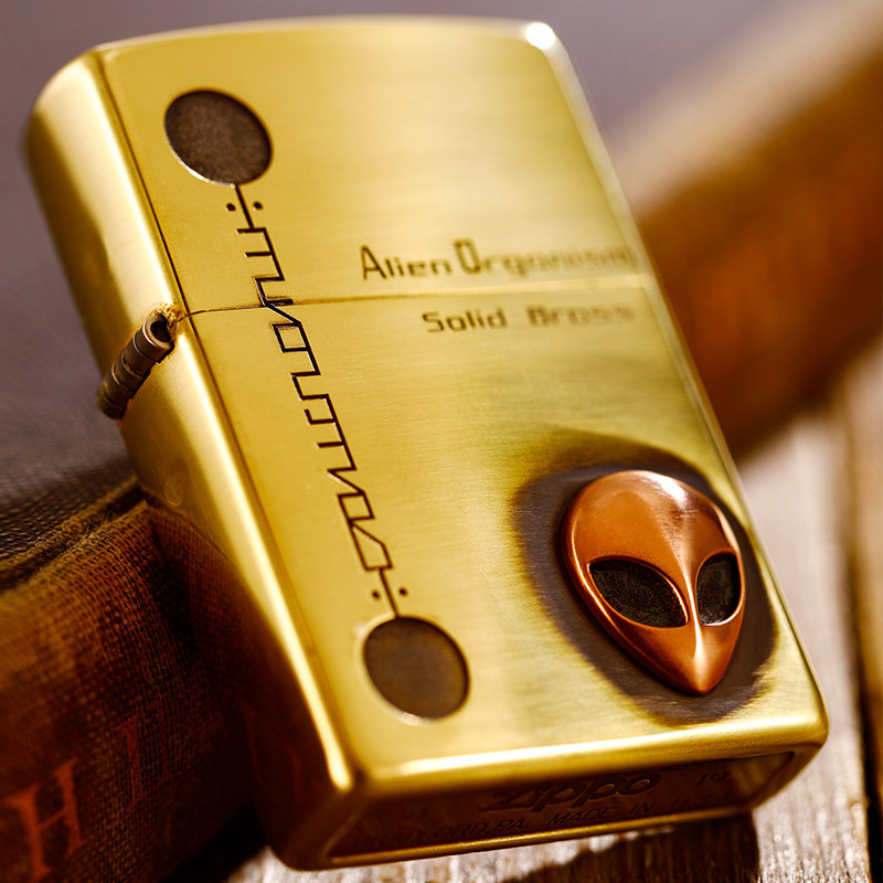 芝宝打火机zippo男士原装正品黄铜贴章外星人之宝zippo