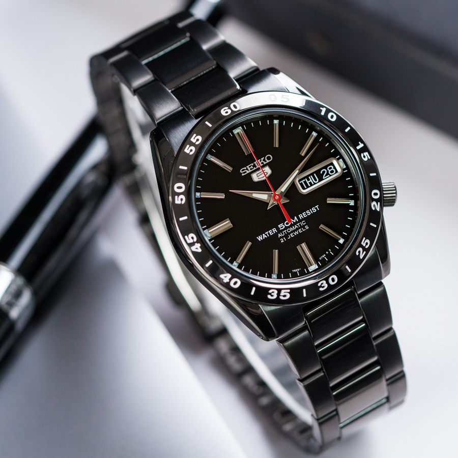 日本Seiko/精工5号自动机械表男表黑钢手表SNKE03K1/01/04J1腕表