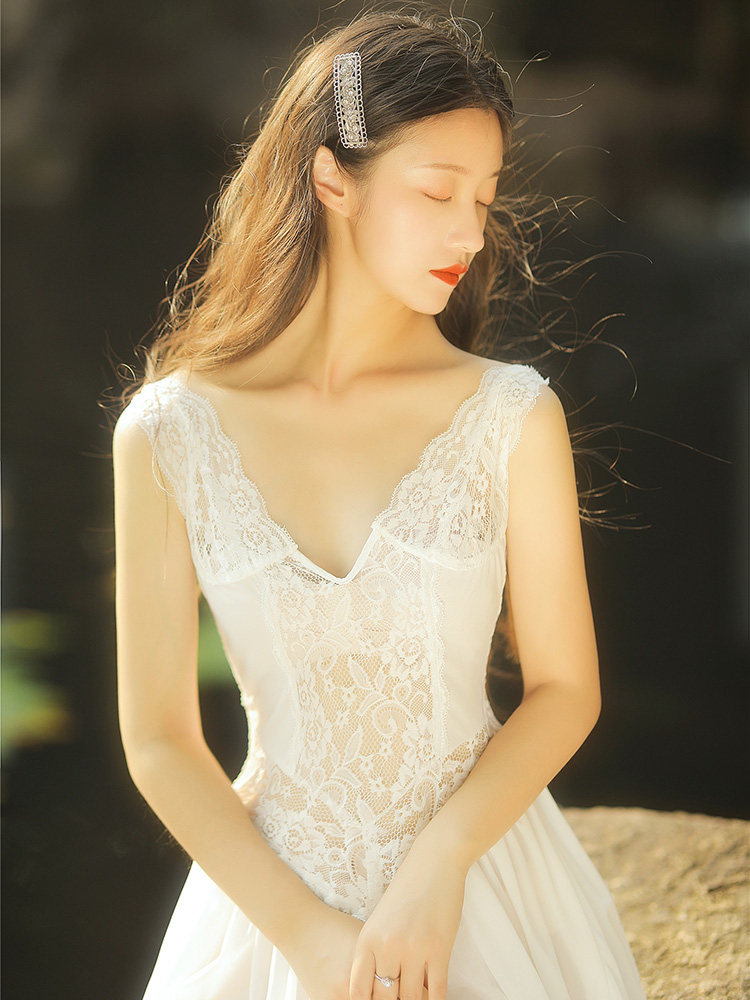 法式设计感性性感露背蕾丝吊带连衣裙夏季沙滩连衣裙