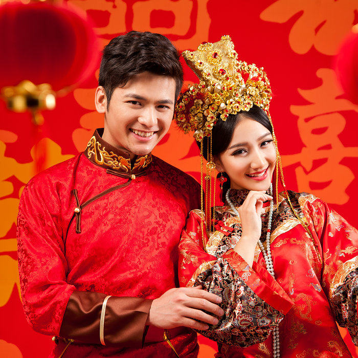 中国国风古装写真情侣婚服清朝新娘新郎结婚民族服装