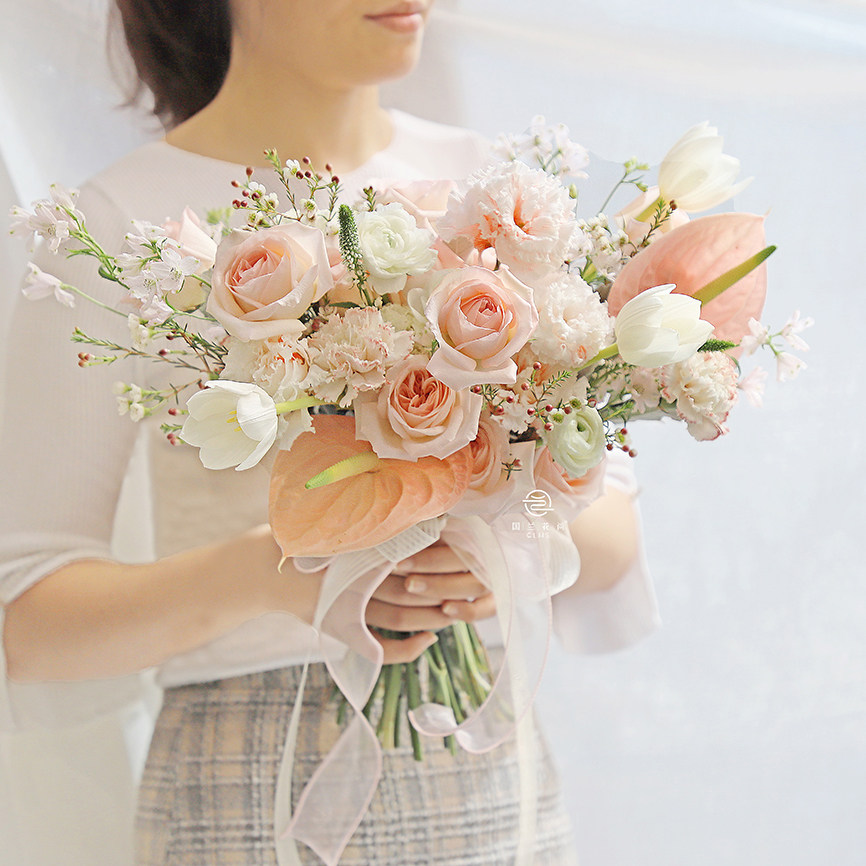 手捧新娘婚礼领证结婚厦门鲜花同城速递玫瑰新娘手捧花