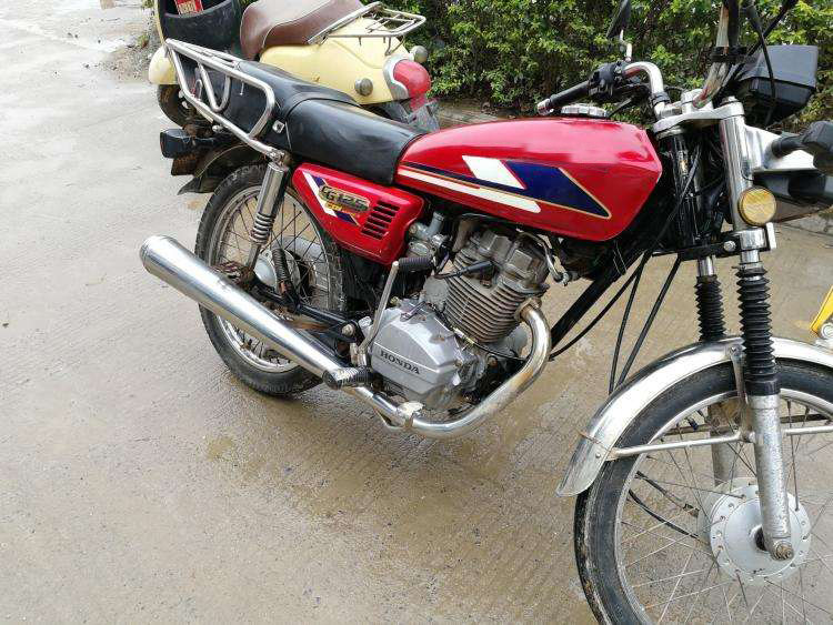 侧盖摩托摩托车车花wh125-3边盖cg125两边外壳鸡翼男摩托车外壳