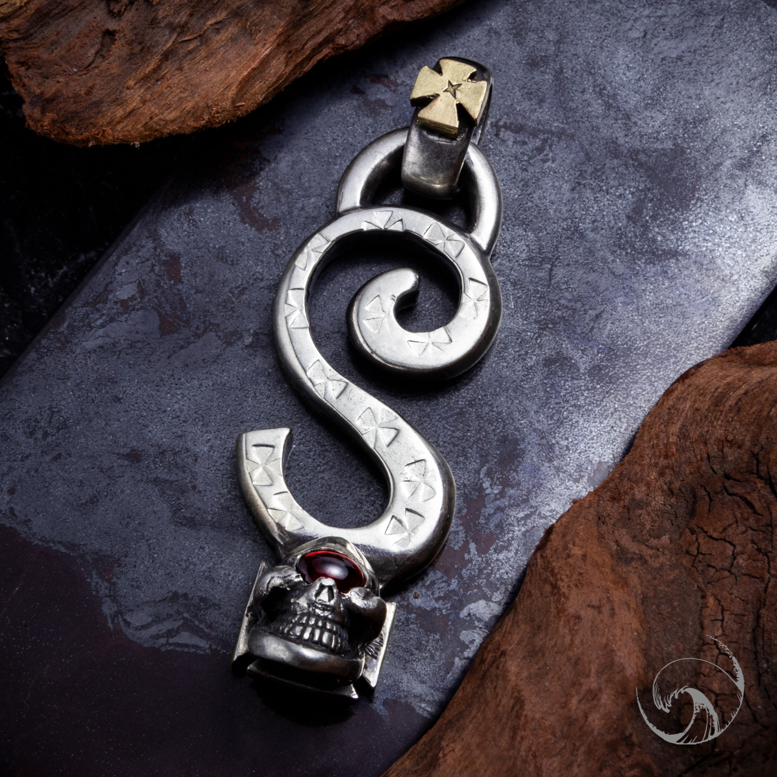 高山隆点金金大红宝石宝石眼骷髅吊坠stoplight项链银饰项坠