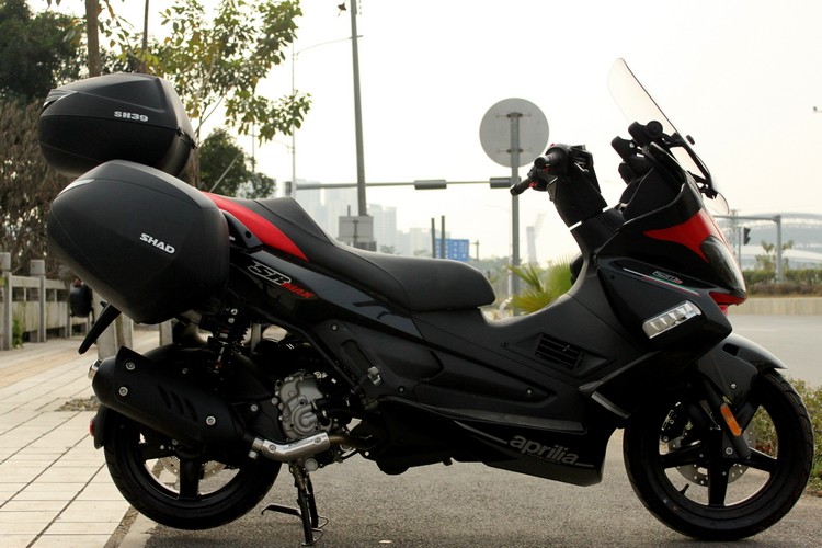 适用于阿普利亚srmax250夏德三箱边箱尾后备尾翼边架改装摩托车尾箱