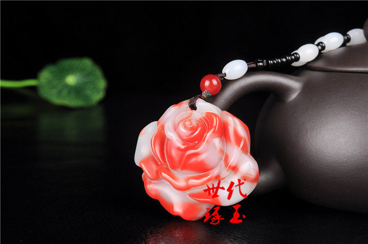 新疆和田玉玫瑰玫瑰花吊坠天然鸡血玉石花开富贵挂件颈饰