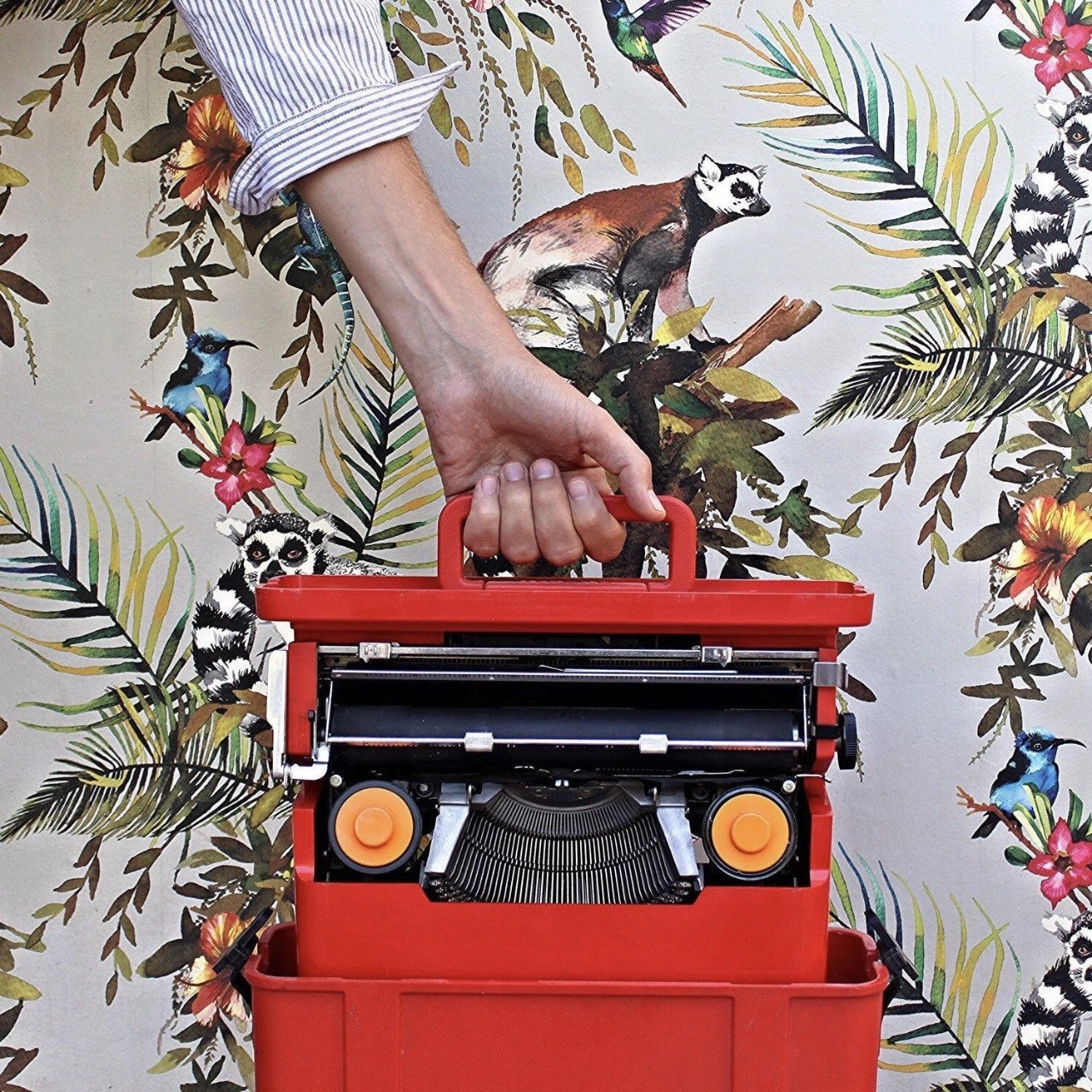 老式olivettivalentine情人节打字机复古机械收藏古董红色打字机