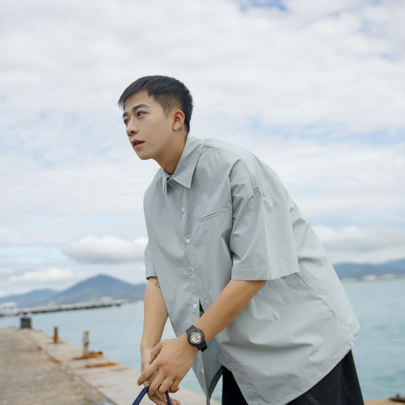 D022夏季新款简单干净纯色短袖衬衫男半袖潮牌五分袖休闲中袖衬衣
