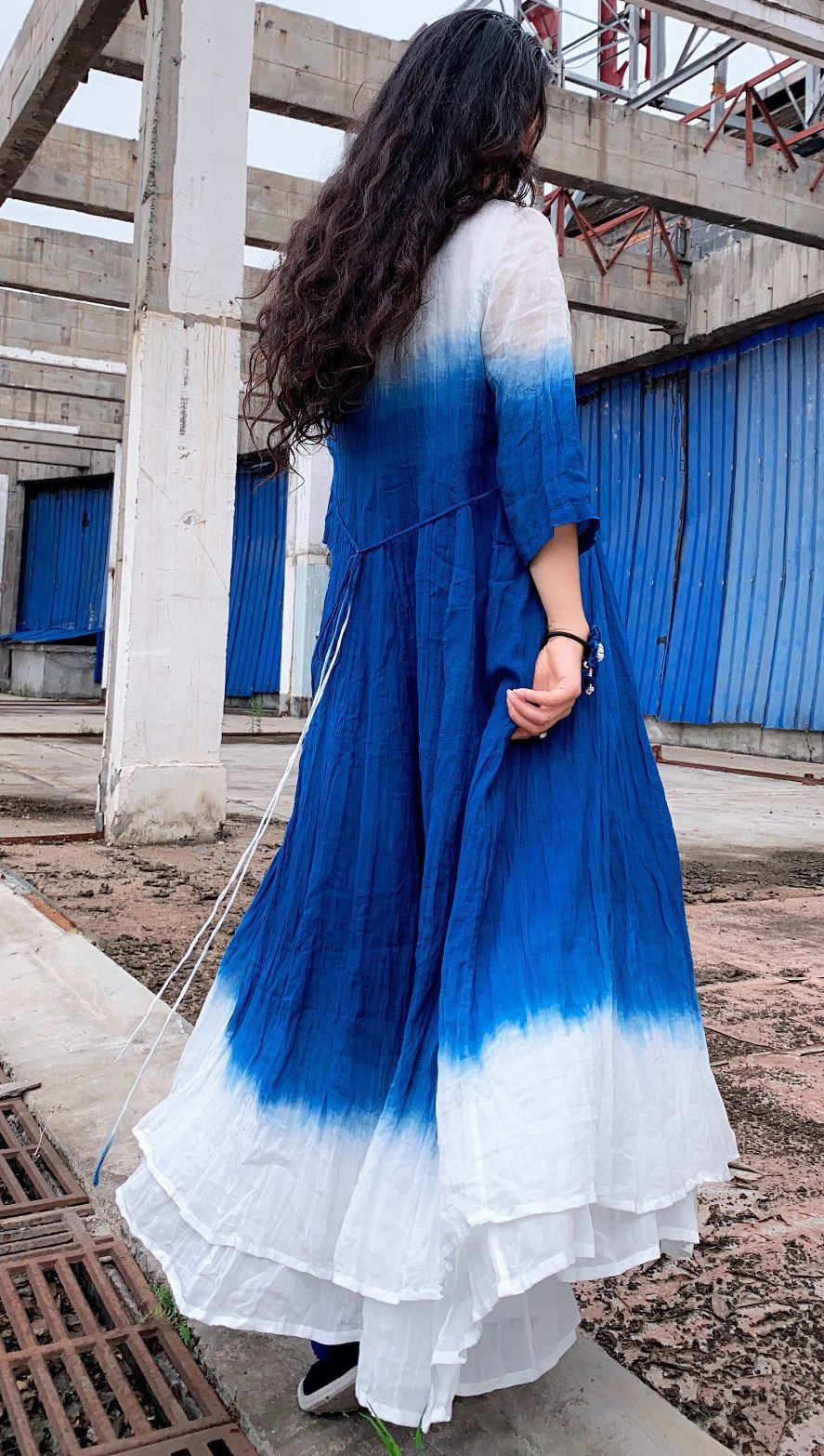 花间植物连衣裙宽松端庄舒适中长蜡染染色手工连衣裙