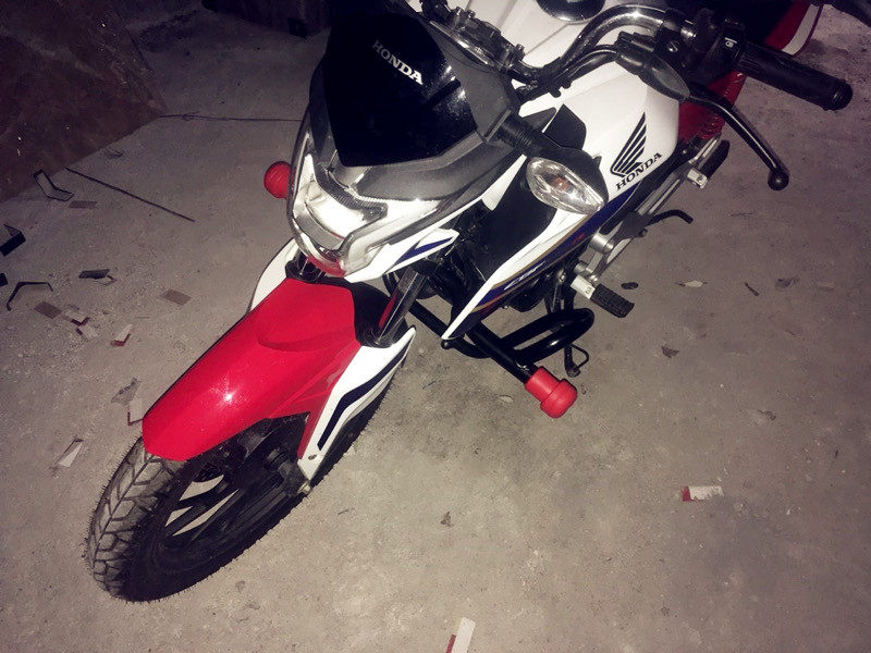 适用于新大洲本田cbf125r摩托车改装保险杠竞技特技防摔摩托车保险杠