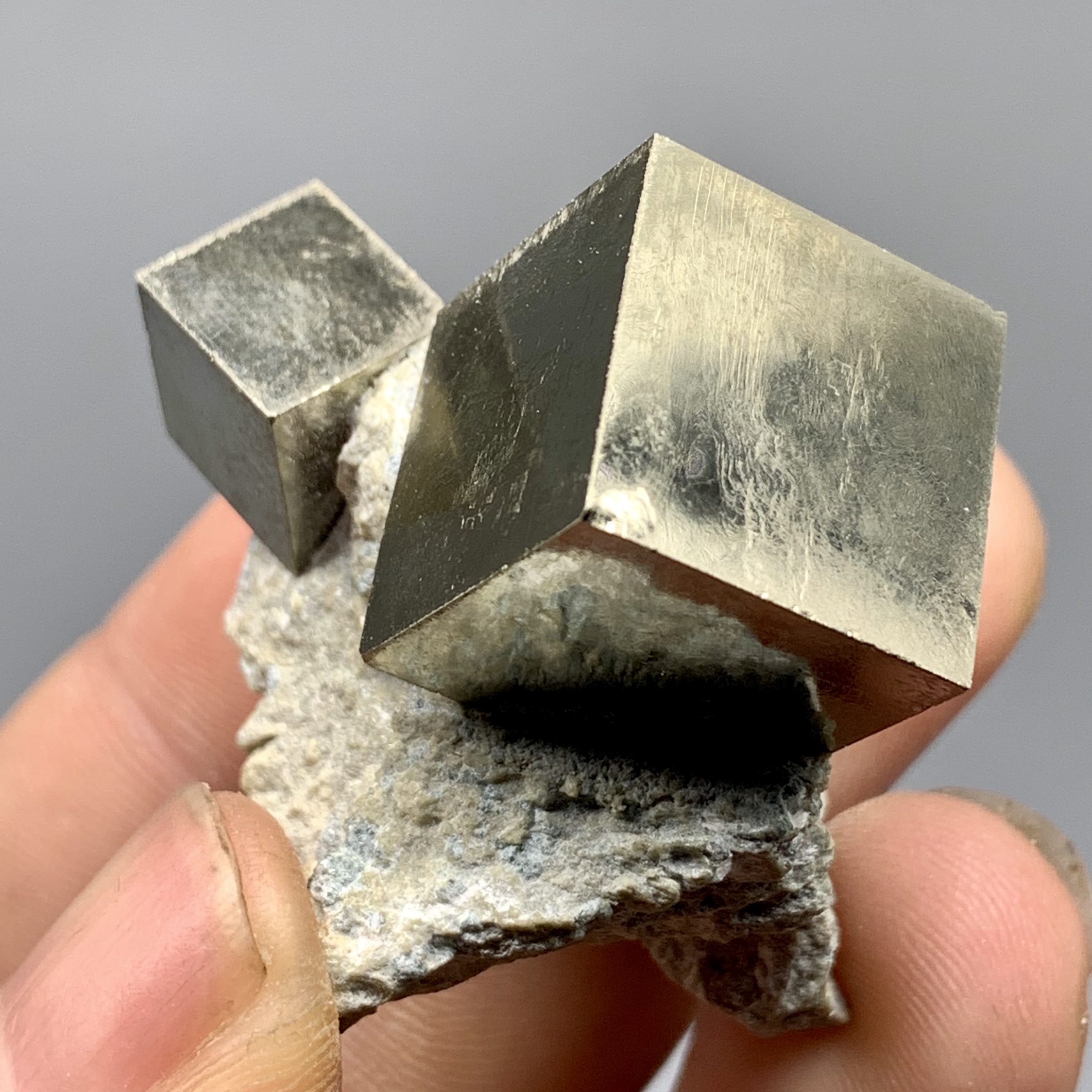 西班牙黄铁矿立方体矿物晶体教学标本矿石原石收藏摆件