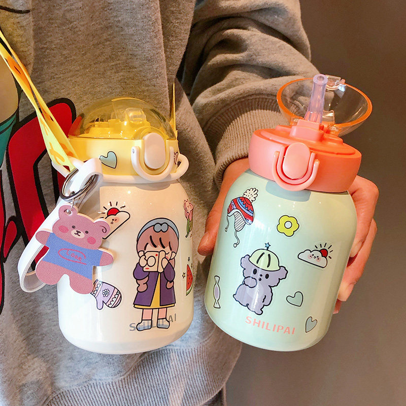 保温杯斜挎背带儿童水壶卡通可爱水杯带吸管女萌系小学生大肚杯子