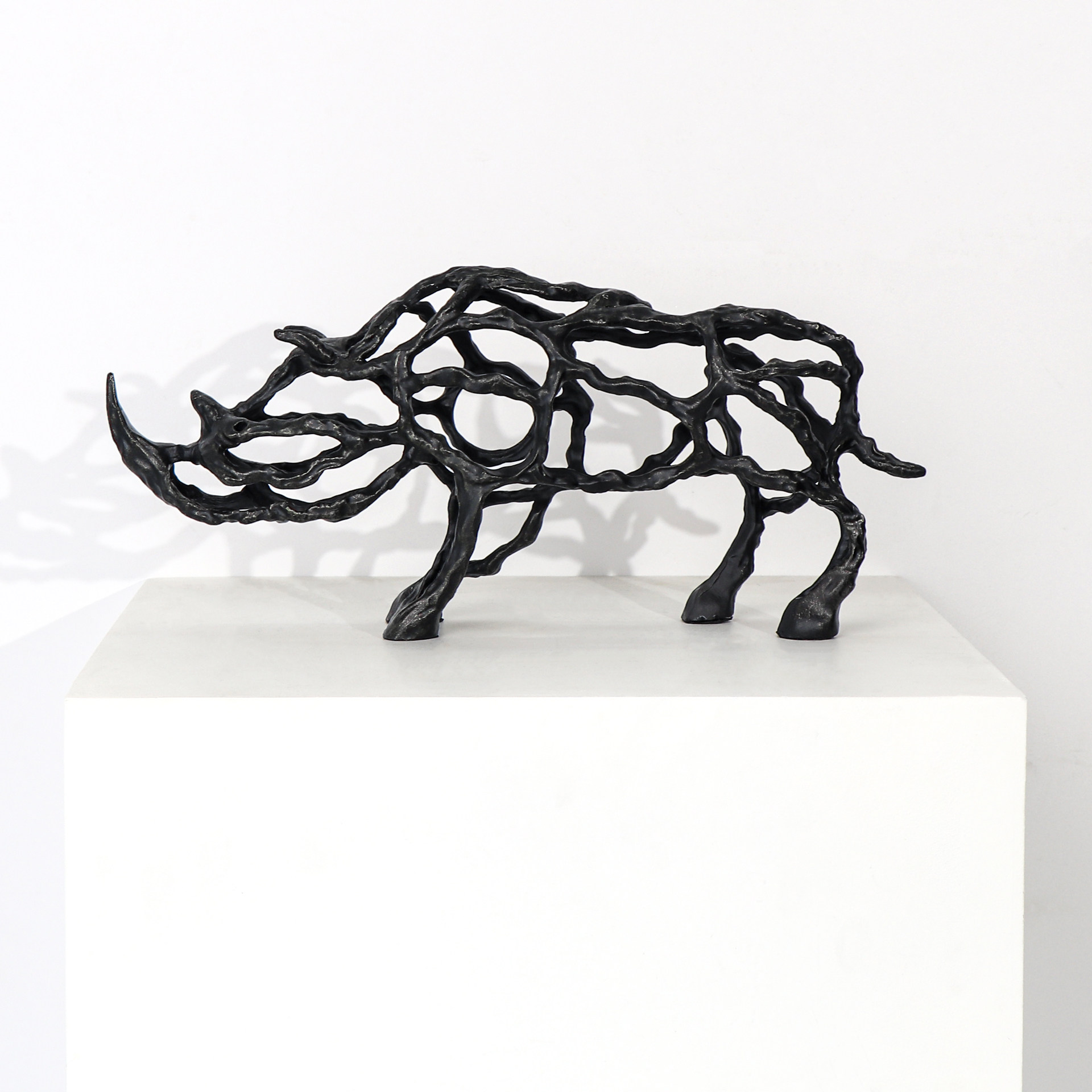 后现代古典创意工艺品北欧样板房客厅镂空金属动物摆件